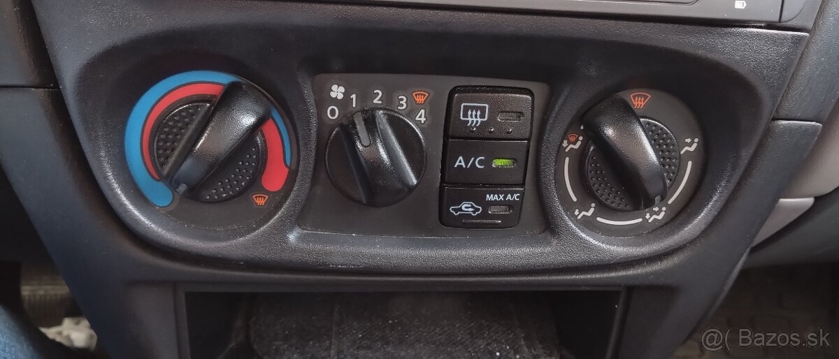 Nissan Almera N16 1,5i - 13