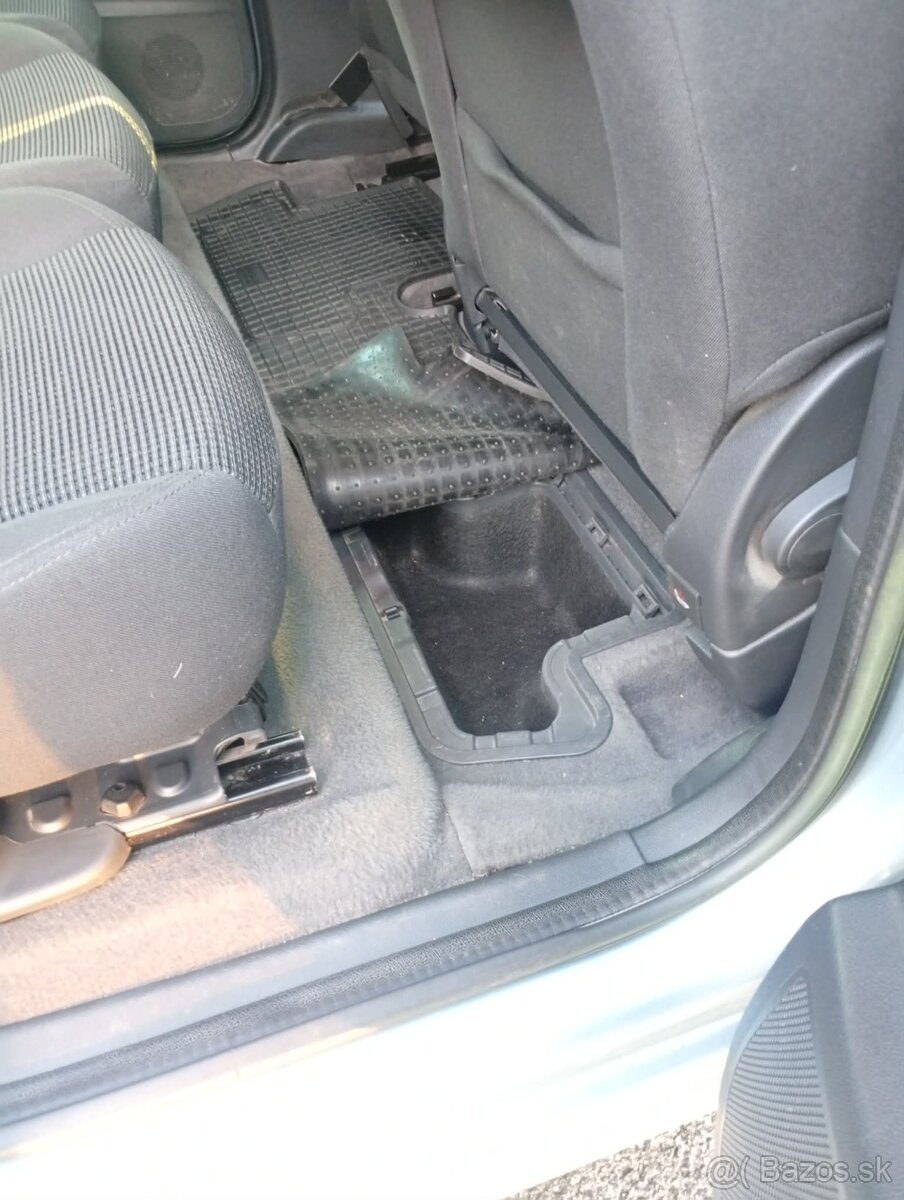 Peugeot 5008 - 13