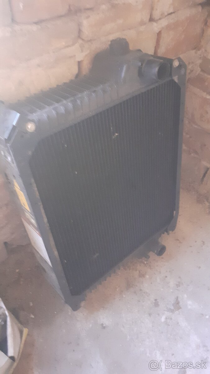 CHLADIČ- CASE IH-NEW HOLLAND - 13