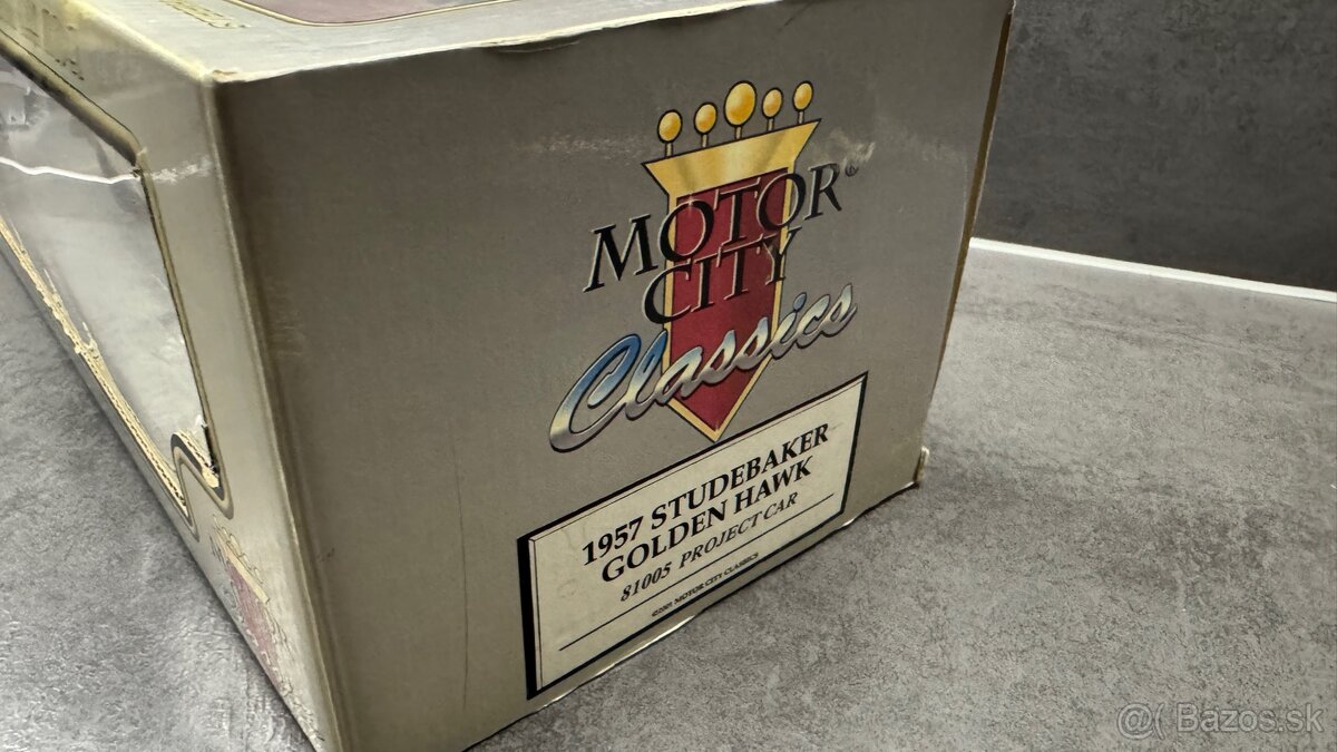 1957 Studebaker Golden Hawk 1:18 - 13