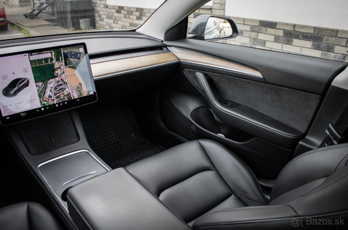 Tesla Model 3 366kW - 13