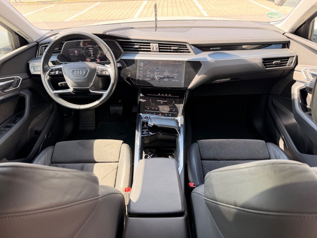 Audi E-tron 55 quattro S line - 13