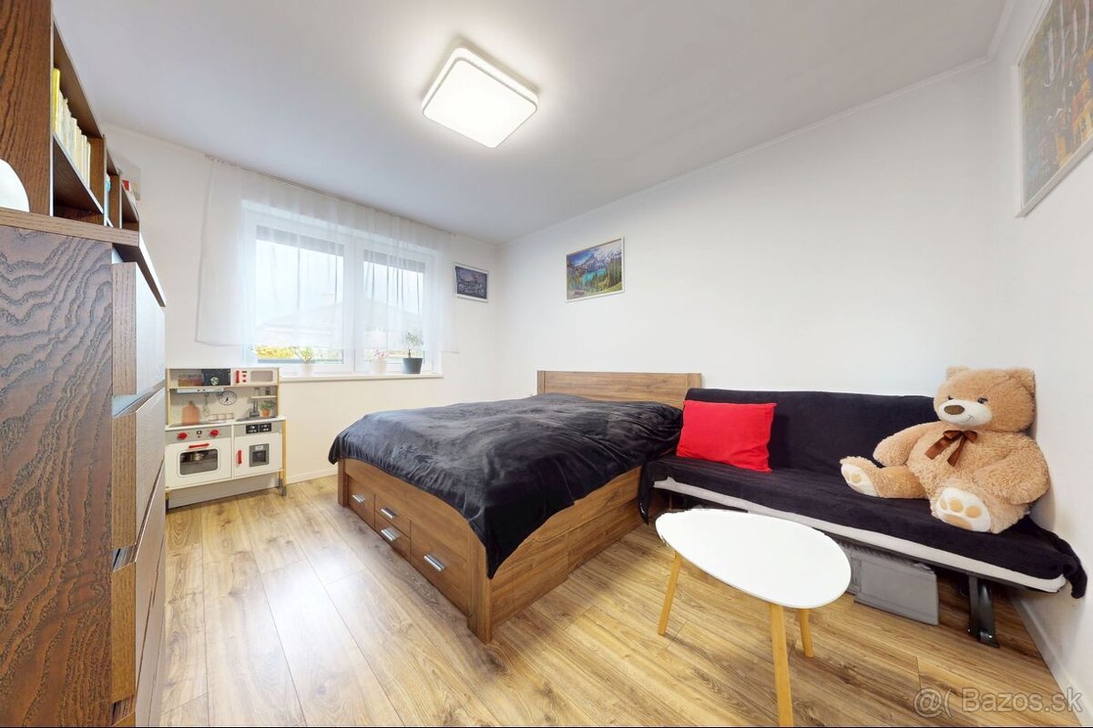 Na predaj krásny samostatne stojací 4-izbový rodinný dom v - 13