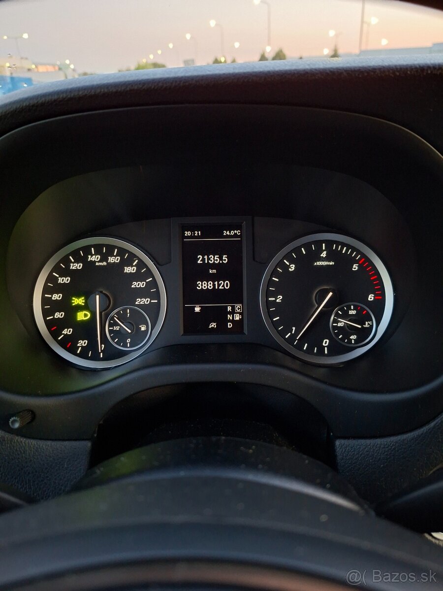 Mercedes Vito Tourer - 13