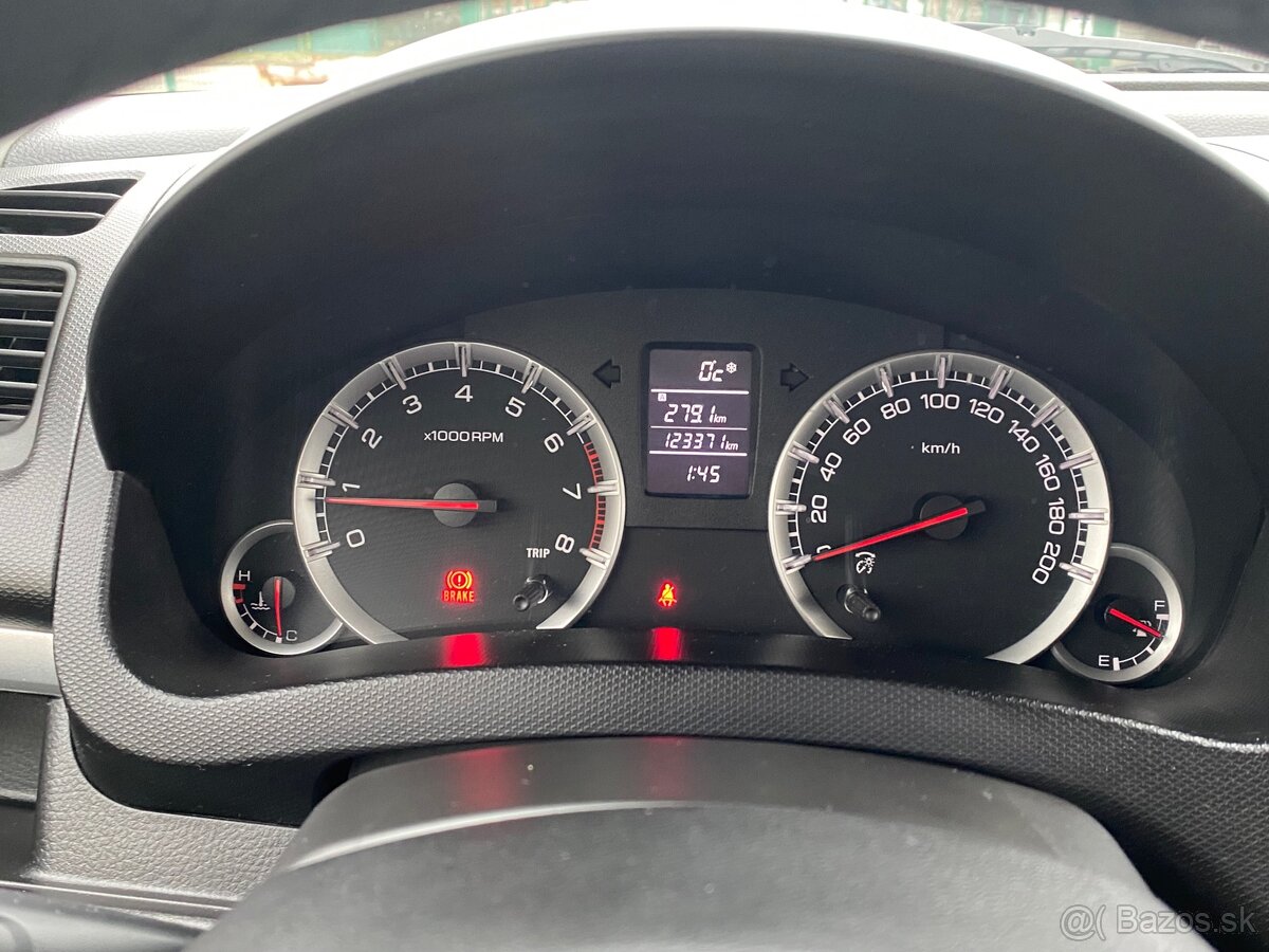 Suzuki Swift 1.2 GL benzín 2014 - 13