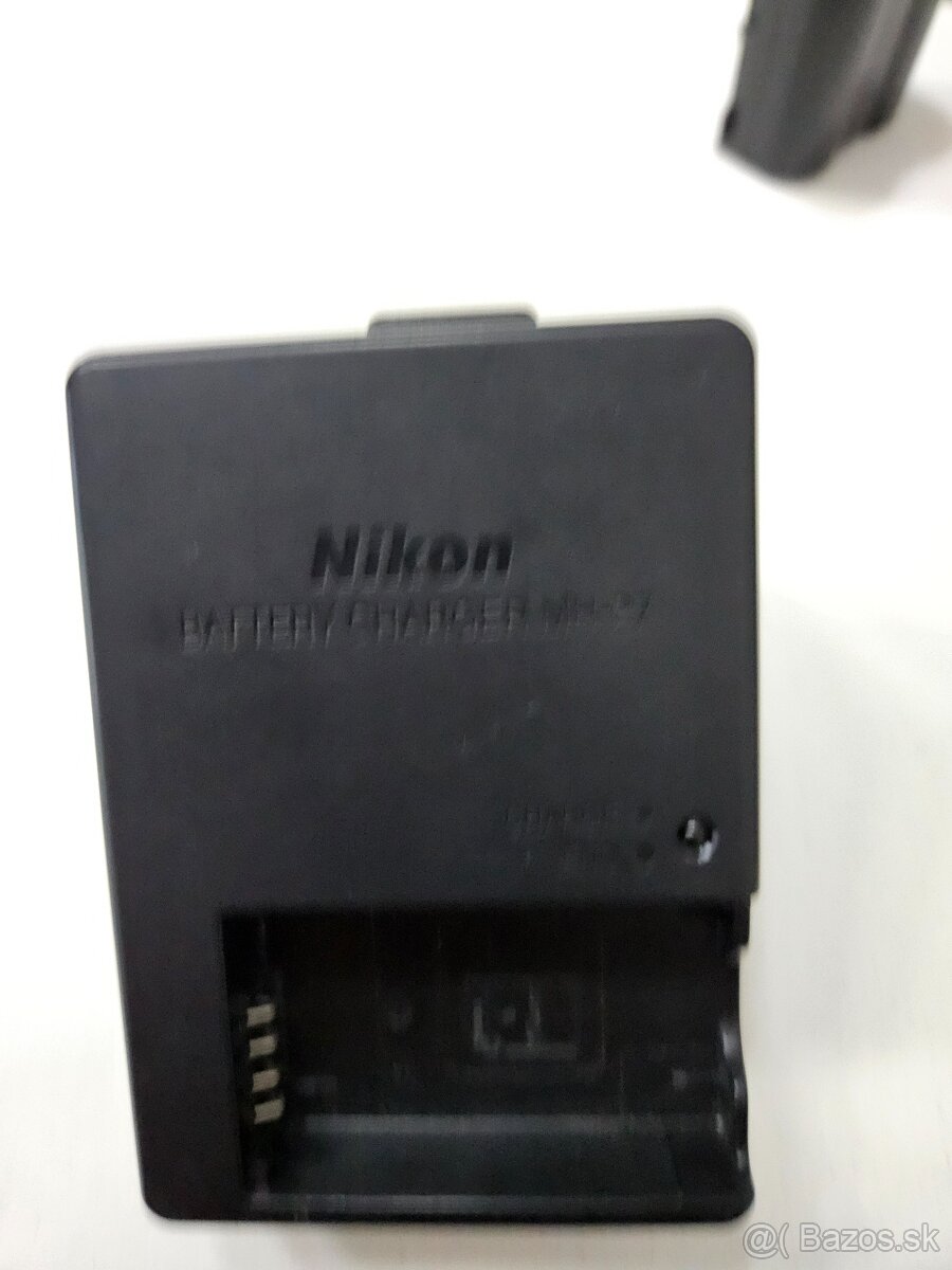 Nikon 1 V1 + J1 + oba objektívy - 13