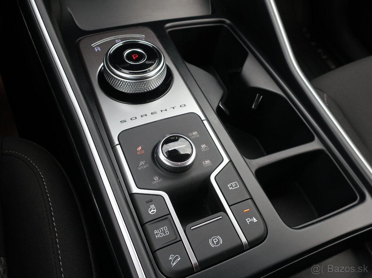 Kia Sorento 1.6T-GDi 169kW HYBRID 4x4 AUTOMAT EXCLUSIVE - 13