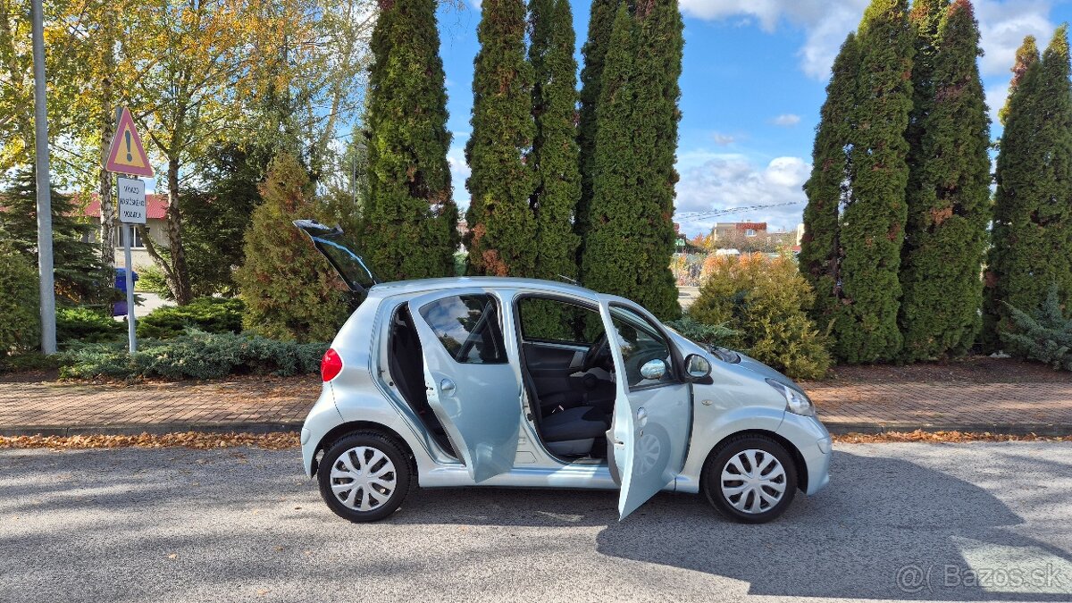 Toyota Aygo benzín automat - 13