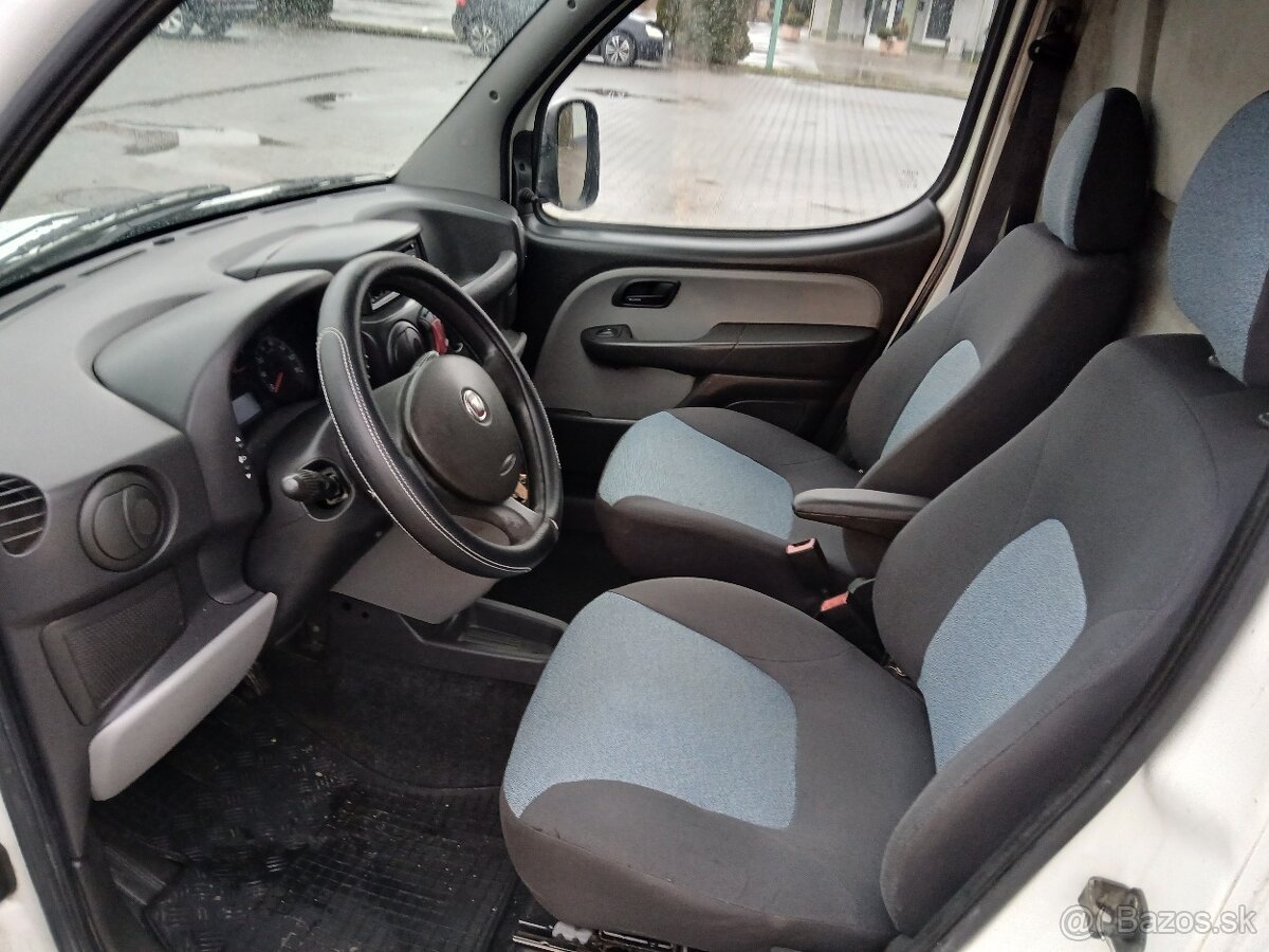 Fiat Doblo 1.9jtd cargo 77kw model 2009 - 13