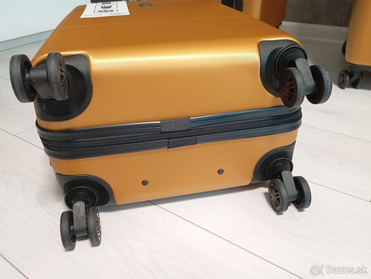 3 cestovné kufre za 85 € - 13