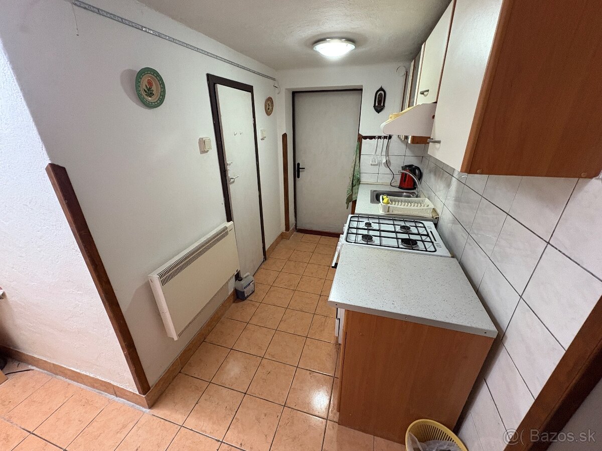 Predám veľký rodiny dom - 13