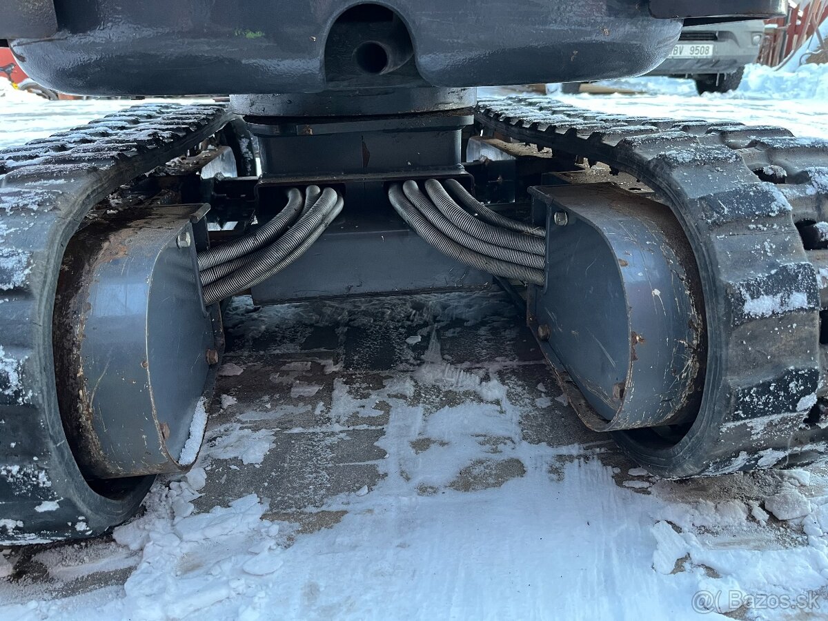 minibager SCHAEFF TC08 10/2020 - 550 mth - top stav - 13