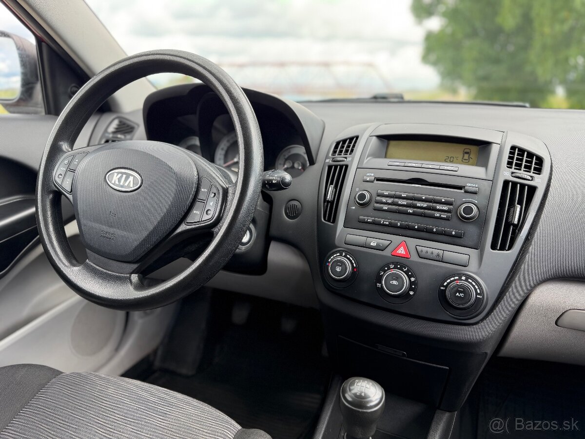 Kia Ceed 1.6 crdi 66kw Nová STK - 13