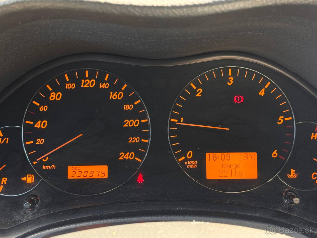Toyota Avensis 2.0 D-4D - 13