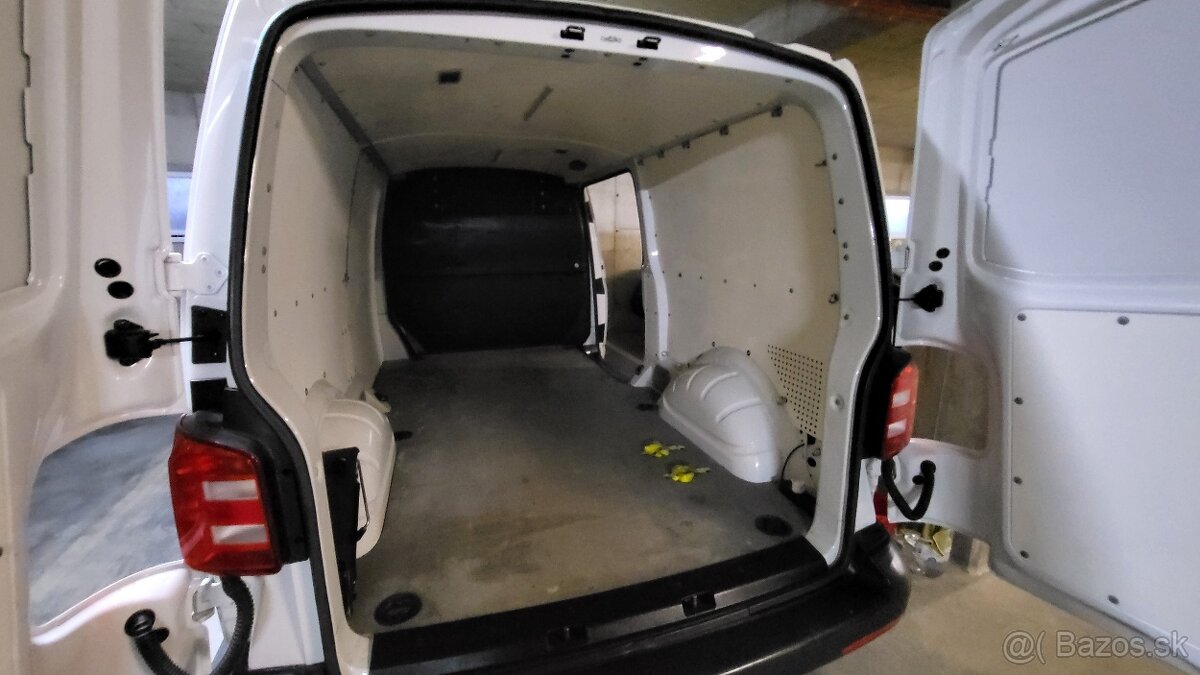 VW Transporter T6 2.0 Tdi - 13