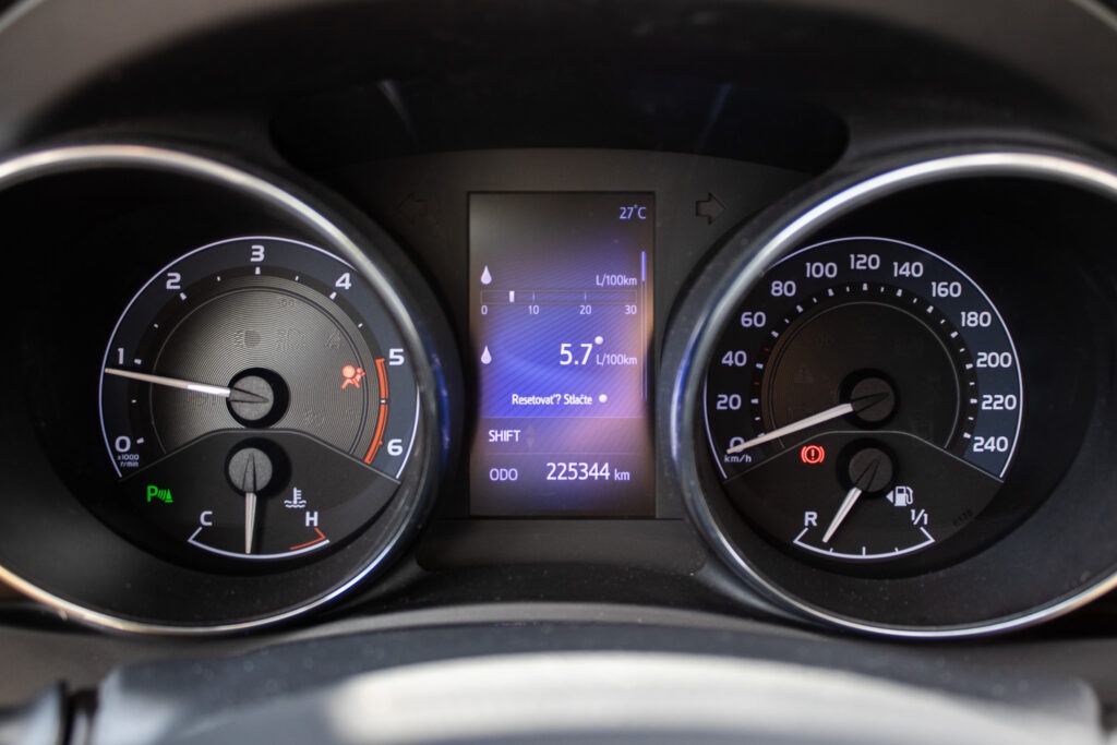 TOYOTA AURIS TOURING SPORT - 13