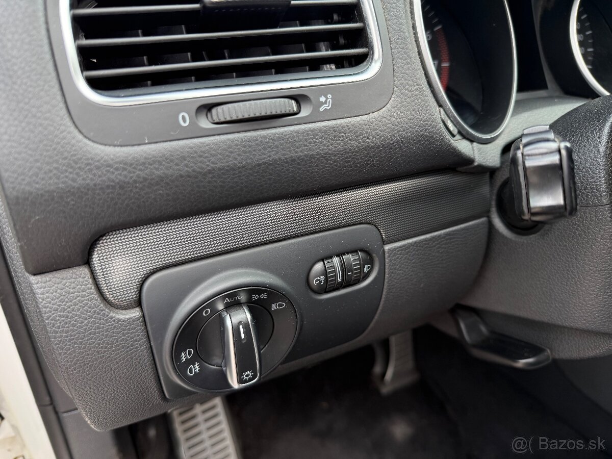 Volkswagen GOLF - 13