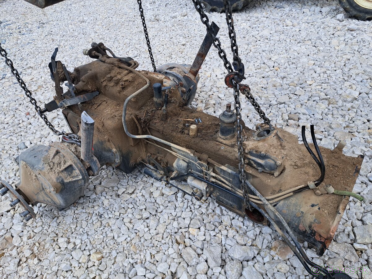 ROZPREDAM TRAKTOR ZETOR 7340TURBO V PREVEDENI JOHN DEERE - 13