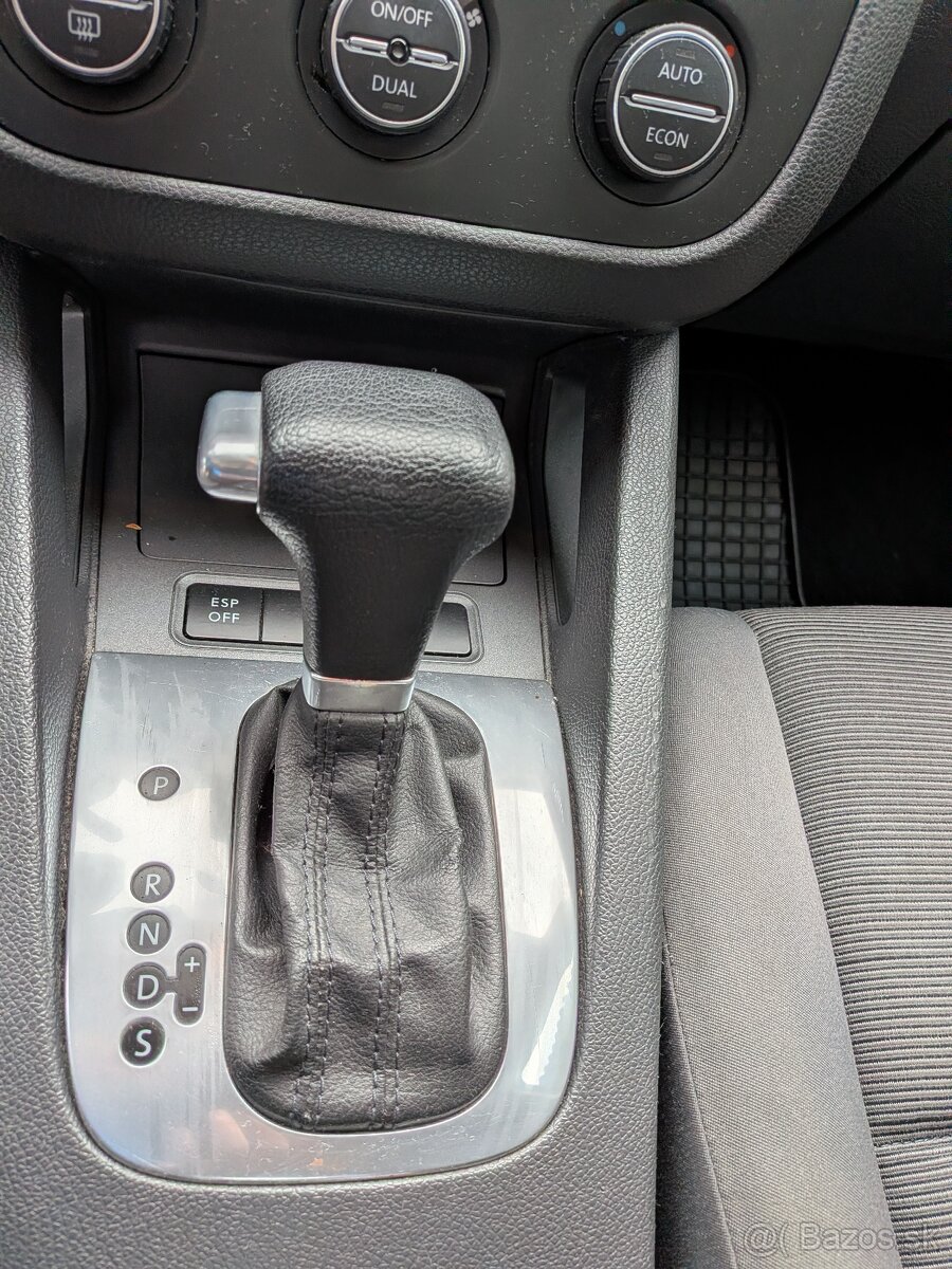 Predam VW Golf 1.6 benzin 75kW 6AT - 13