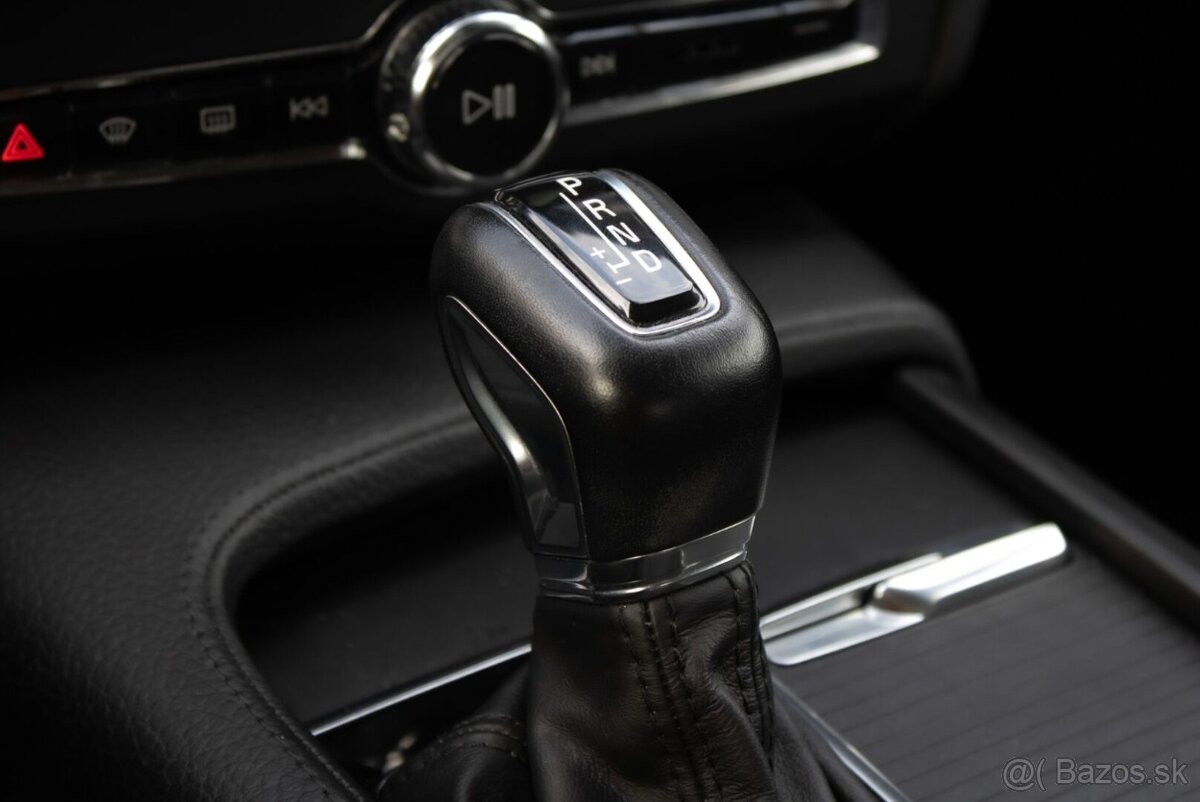 Volvo S90 D4 2.0L Drive-E Momentum A/T8 - 13