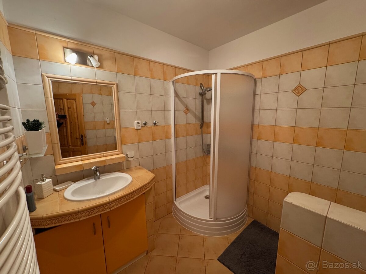 ✨ NA PREDAJ: Rodinný dom len 4 km od Piešťan - 13