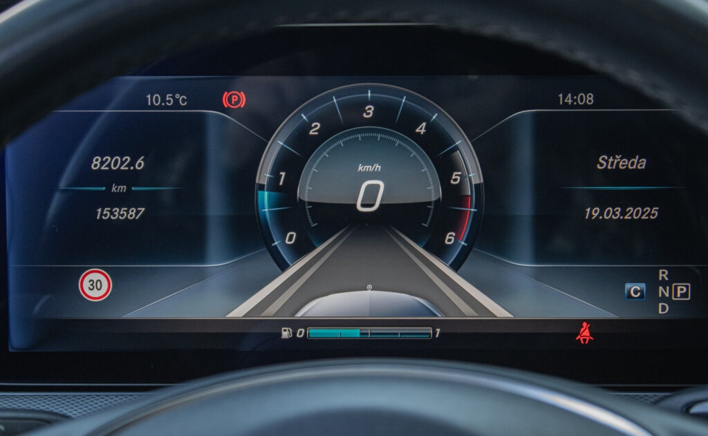 Mercedes E220d 4matic - 13