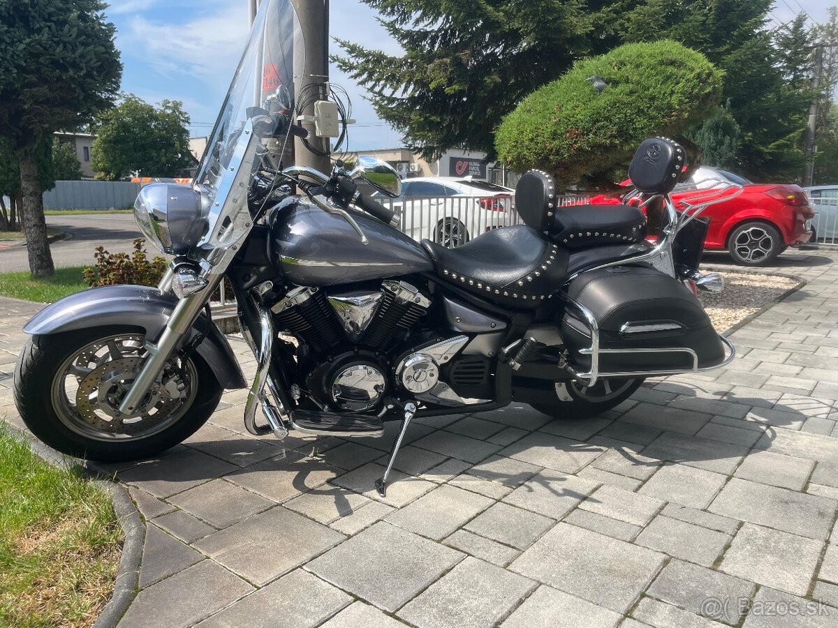 Yamaha XVS1300A - 13