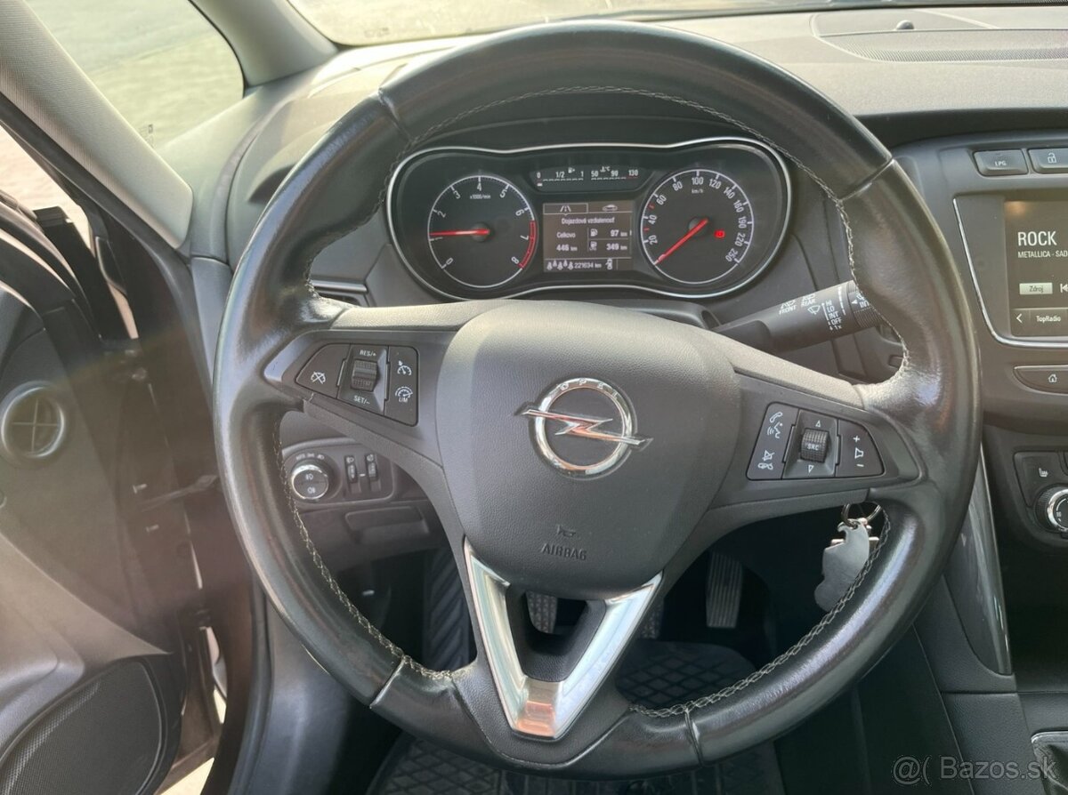 Opel Zafira Tourer 1.4 benzín + LPG - 13