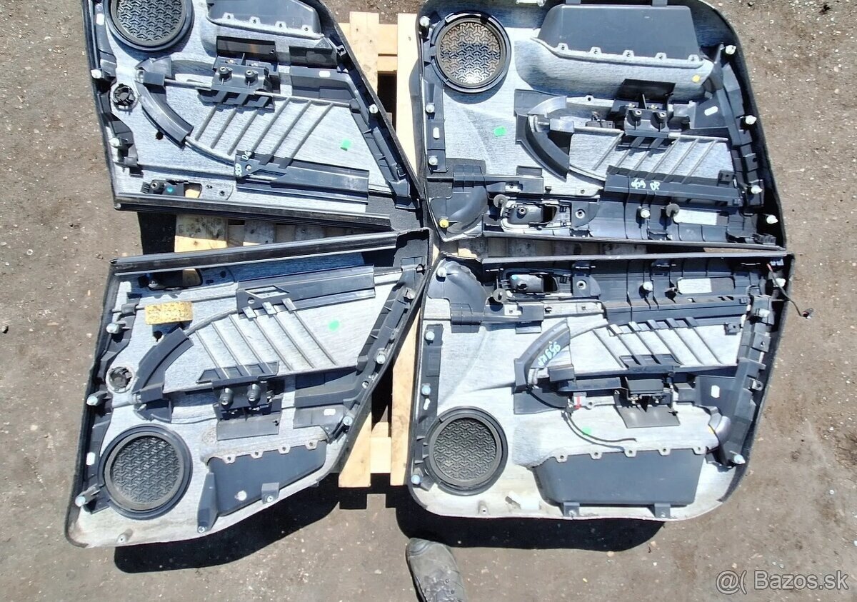 Predám sedadlá, tapacíry a interiér na ALFA ROMEO 159. - 13