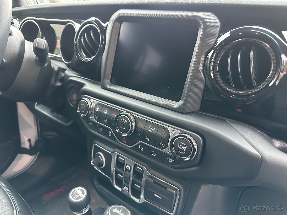 Jeep Wrangler UNLIMITED BRUTE 2,0 PHEV 4XE, DPH - 13