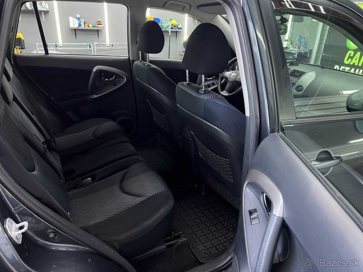 Toyota Rav 4 - 13