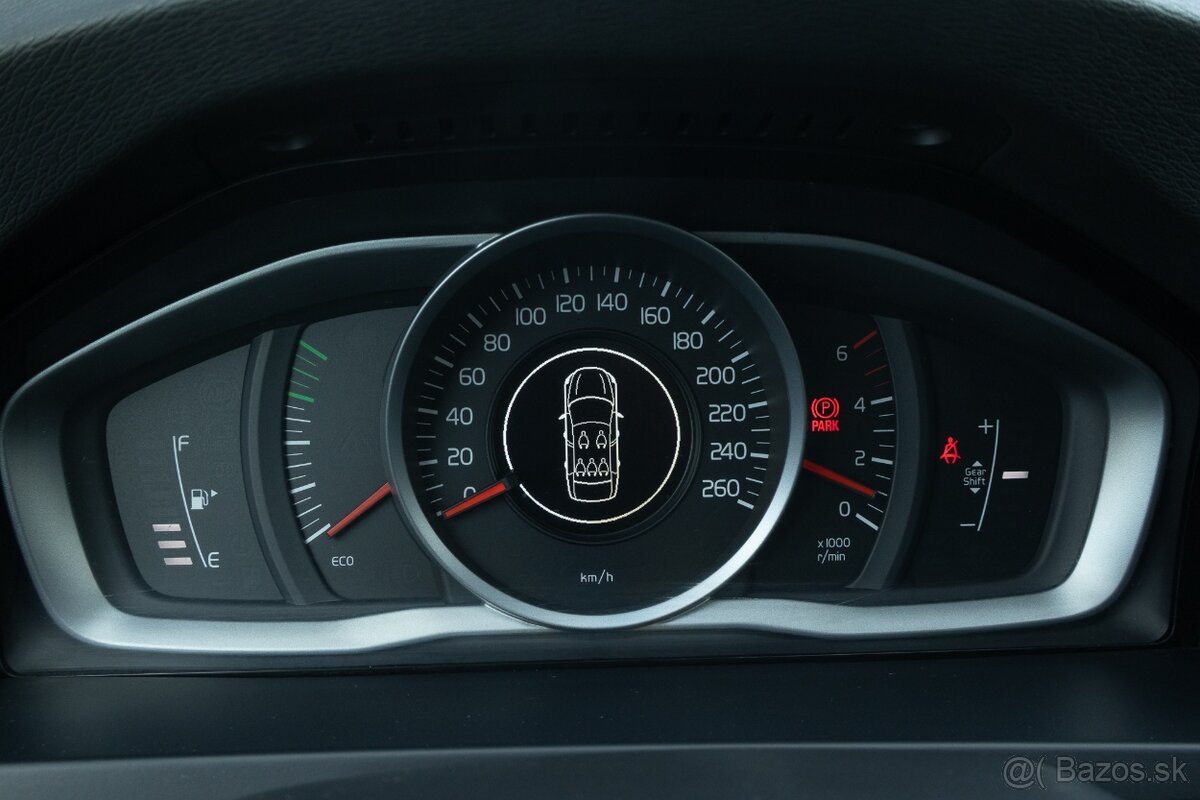 Volvo V60 D2 2.0L 120k Kinetic - 13