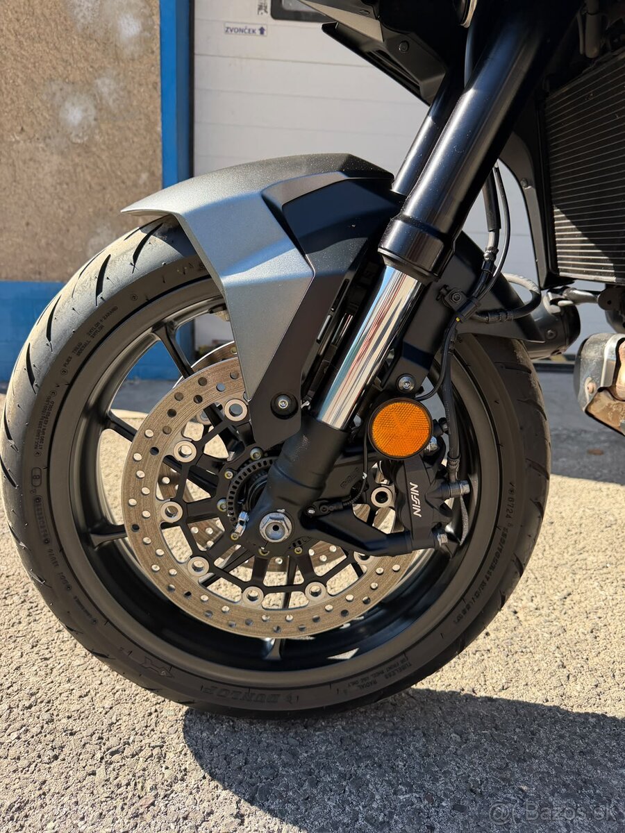 Honda NT 1100 Manual - 13