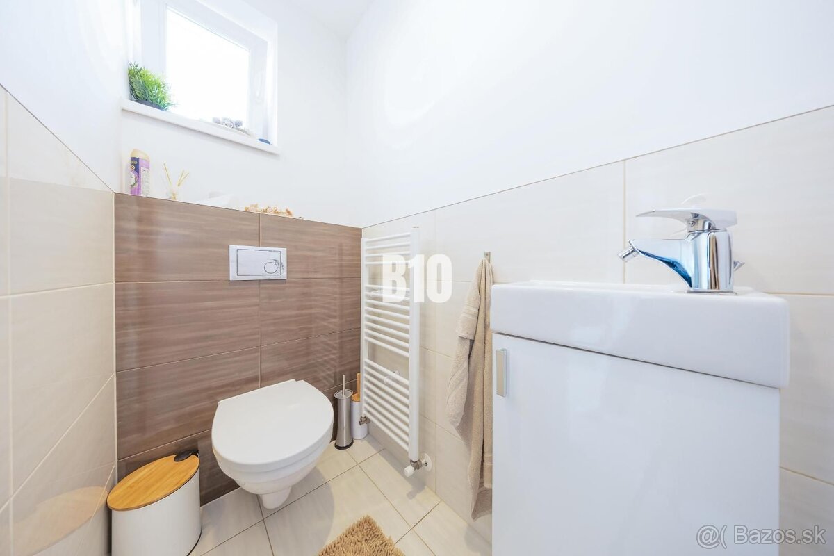 PRIESTRANNÝ 4 IZBOVÝ DVOJDOM V TICHOM PROSTREDÍ SLEPEJ ULICE - 13