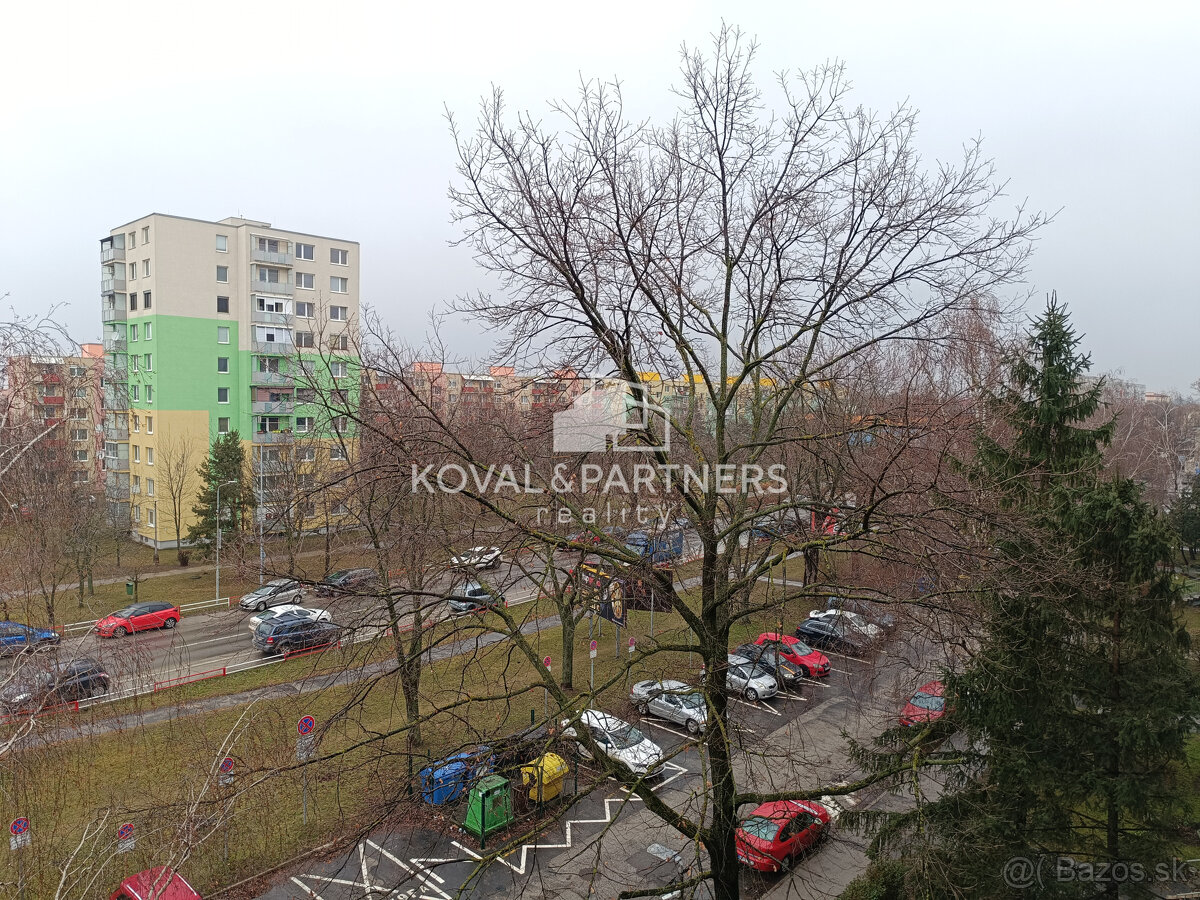 Sympatický 3,5 izbový byt - Sereď - 13