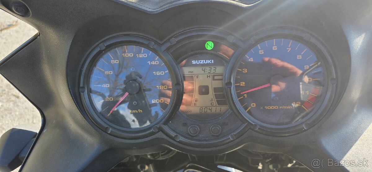 Suzuki V- Strom DL-650; r.v.2010 - 13