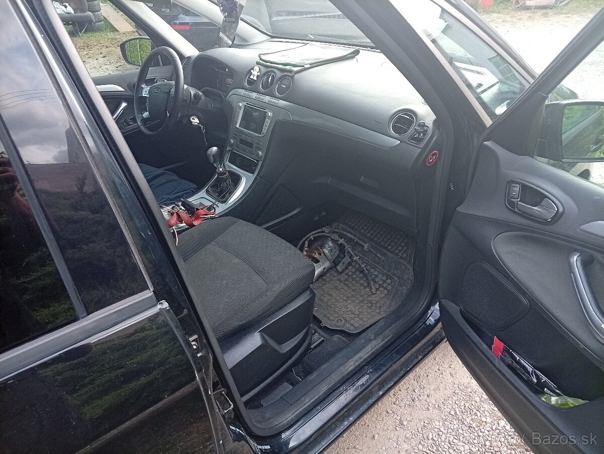 Ford galaxy - 13