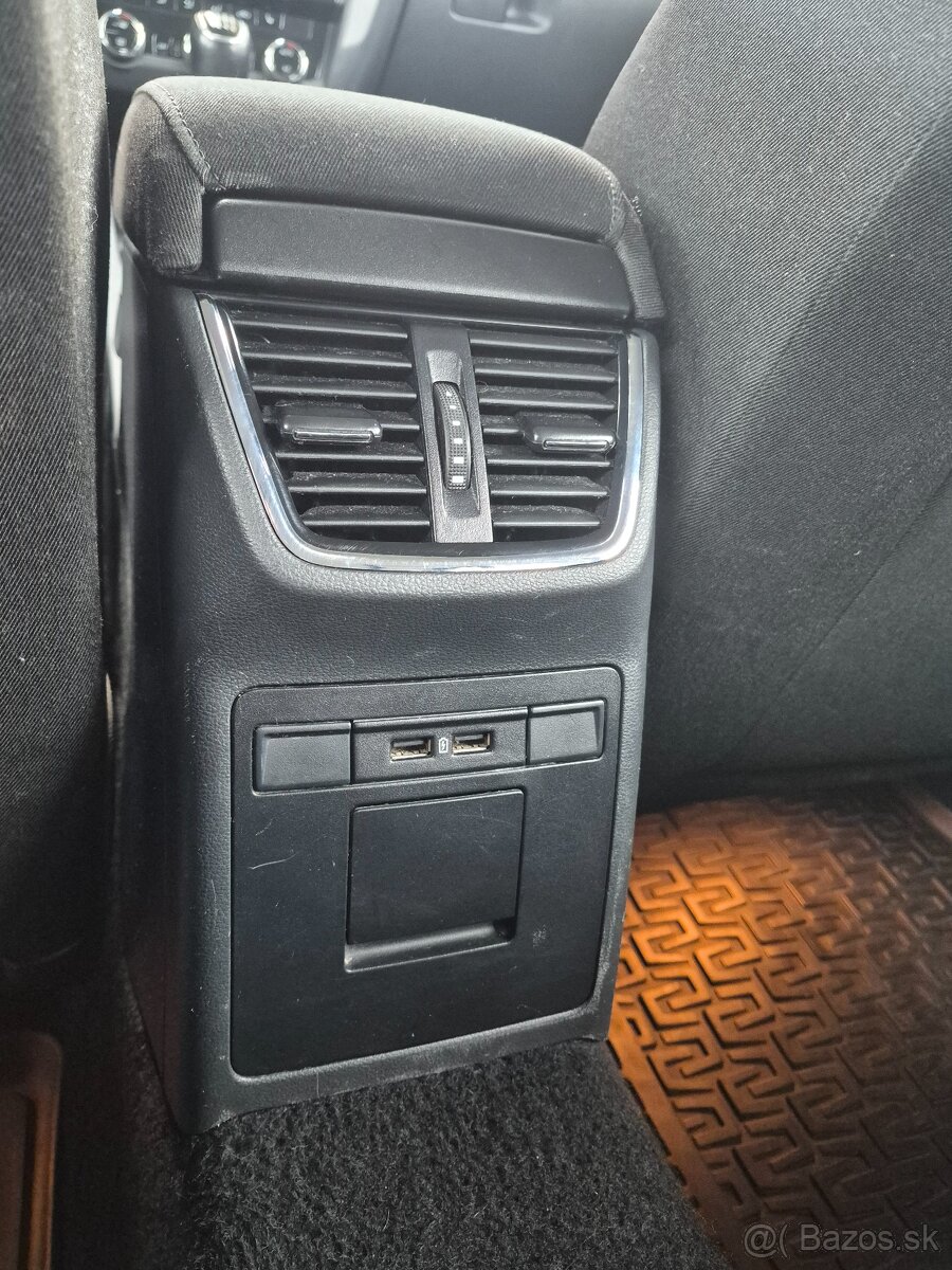 Škoda Octavia combi 2.0 tdi 110kw STYLE - 13