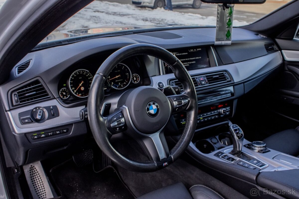 BMW Rad 5 M550d xDrive / HEADUP / PANO / ACC - 13