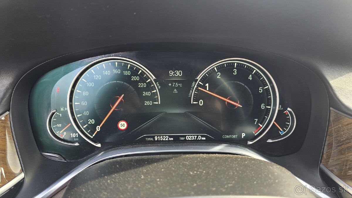 BMW 750i xdrive - 13