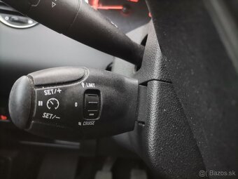 Peugeot 308 SW - 7 miestne - 13
