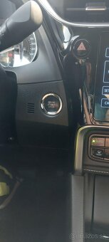 Toyota Corolla sedan executive 2018 - 13