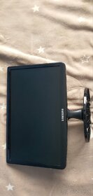 2ks Flexio - čierne PC s monitormi Samsung - 13