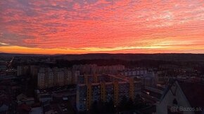 2-izbový byt s jedinečným výhľadom, najvyšší byt v LC - 13