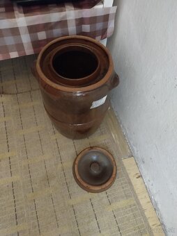 Stoličky koberce nabytok - 13