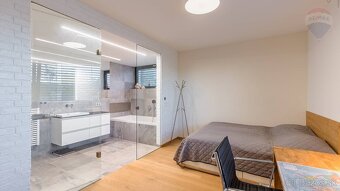 Na predaj 4 izobová luxusná vila s wellnesom a  s bazénom - 13