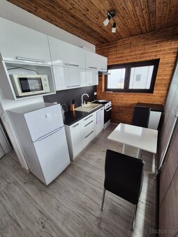 Na predaj apartmánový objekt – 5 bytov, veľký pozemok - 13