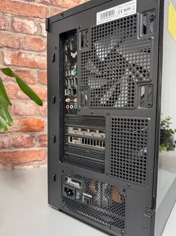 Ryzen 7 9800X3D\96GB\RTX 4090\SSD\1200W Zdroj - 13
