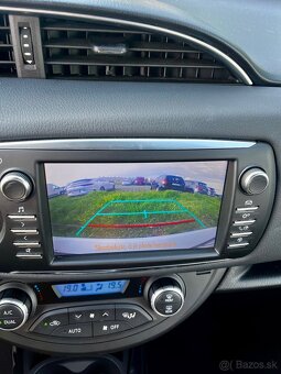 Toyota Yaris hybrid CVT - 13