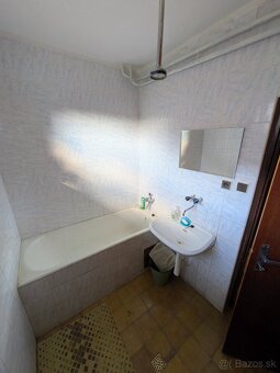 Rodinný dom – veľký pozemok 3 000 m² – Streženice (Štepnická - 13
